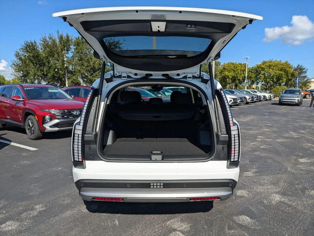 2026 Hyundai IONIQ 9 SE - Photo 13