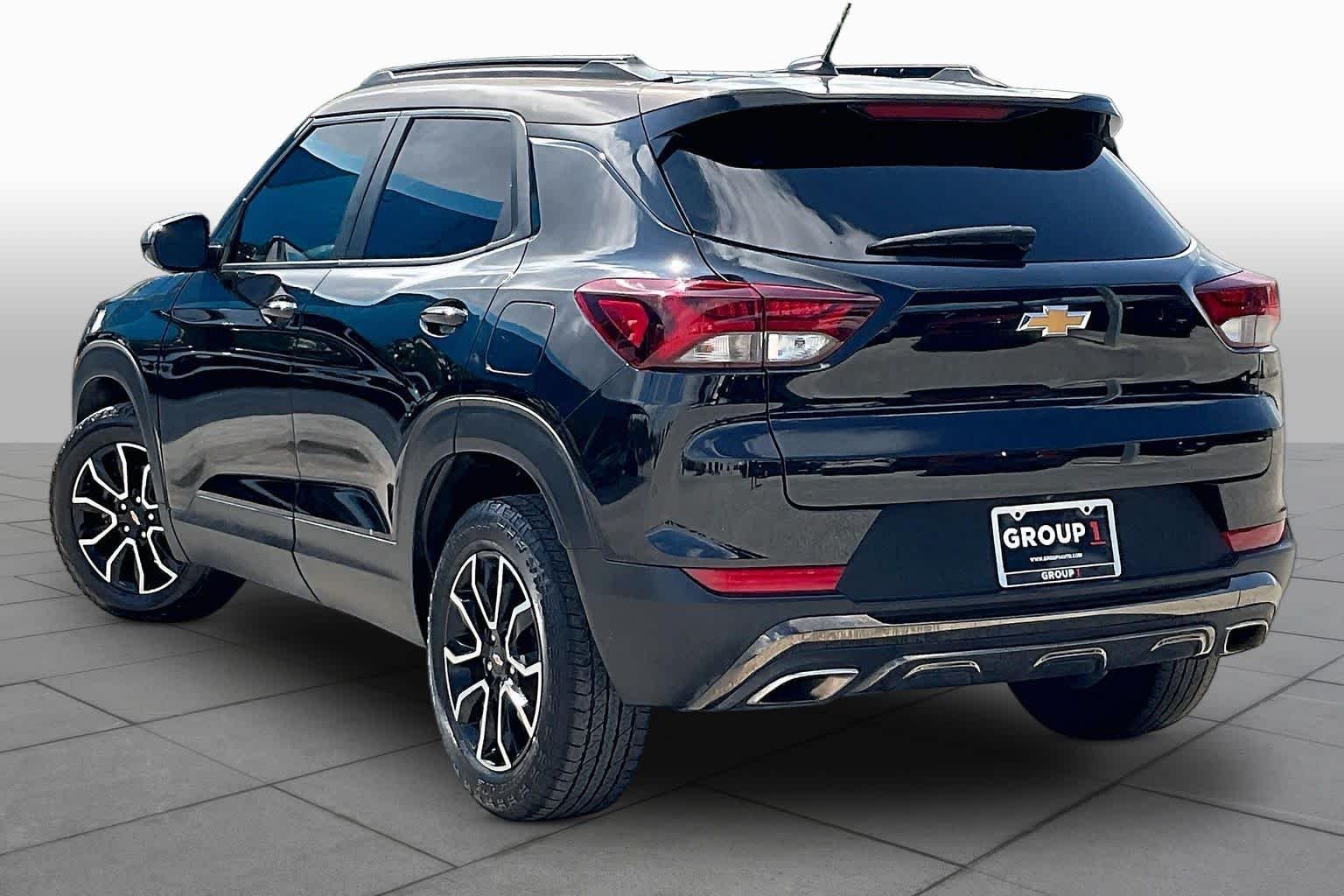 Used 2022 Mosaic Black Metallic Chevrolet ACTIV image 11