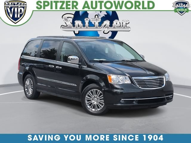 2014 Chrysler Town & Country Touring-L's photo