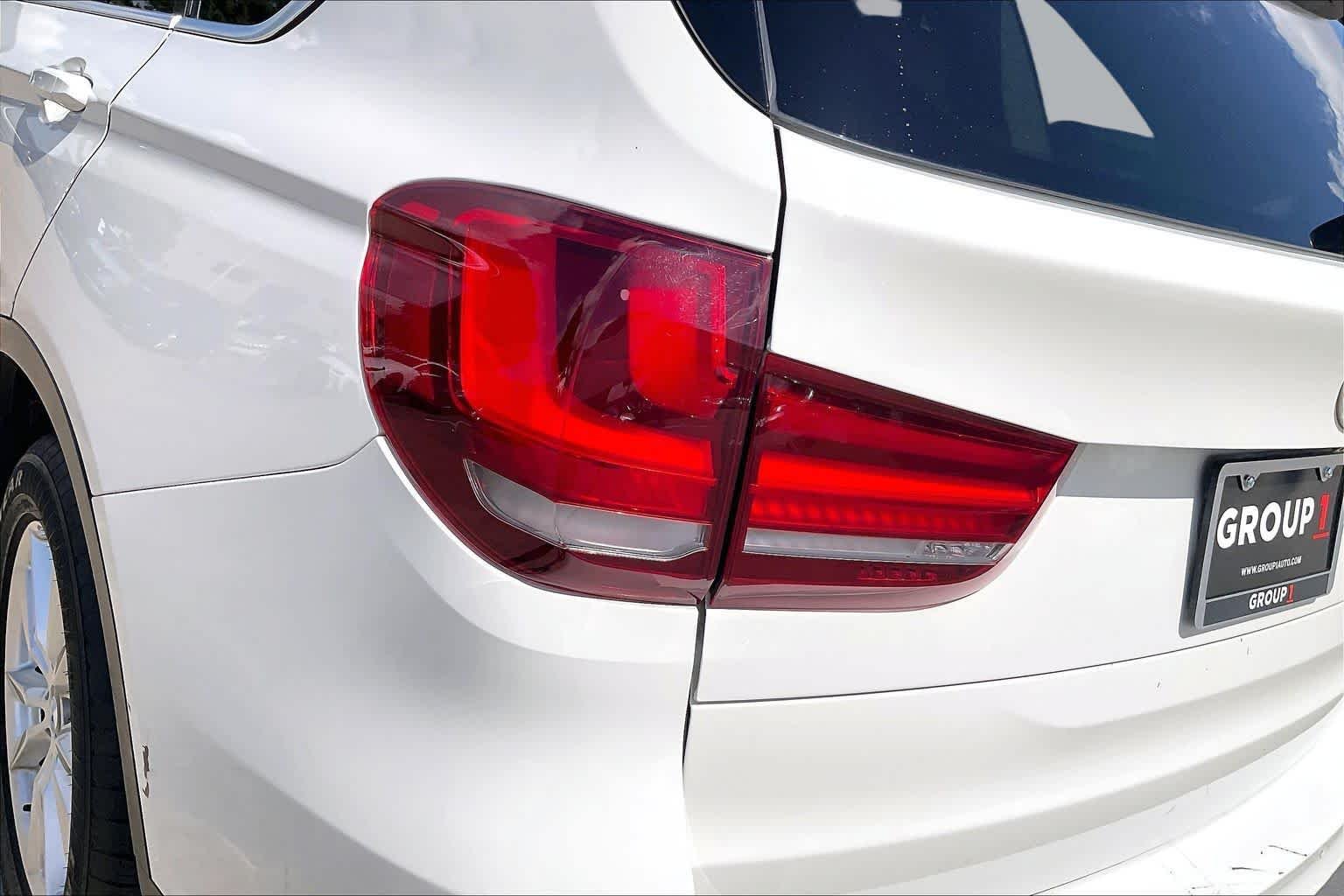 Used 2015 Alpine White BMW sDrive35i image 26