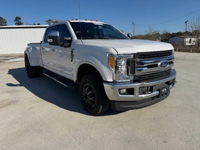 Used 2017 White Ford Lariat image 7