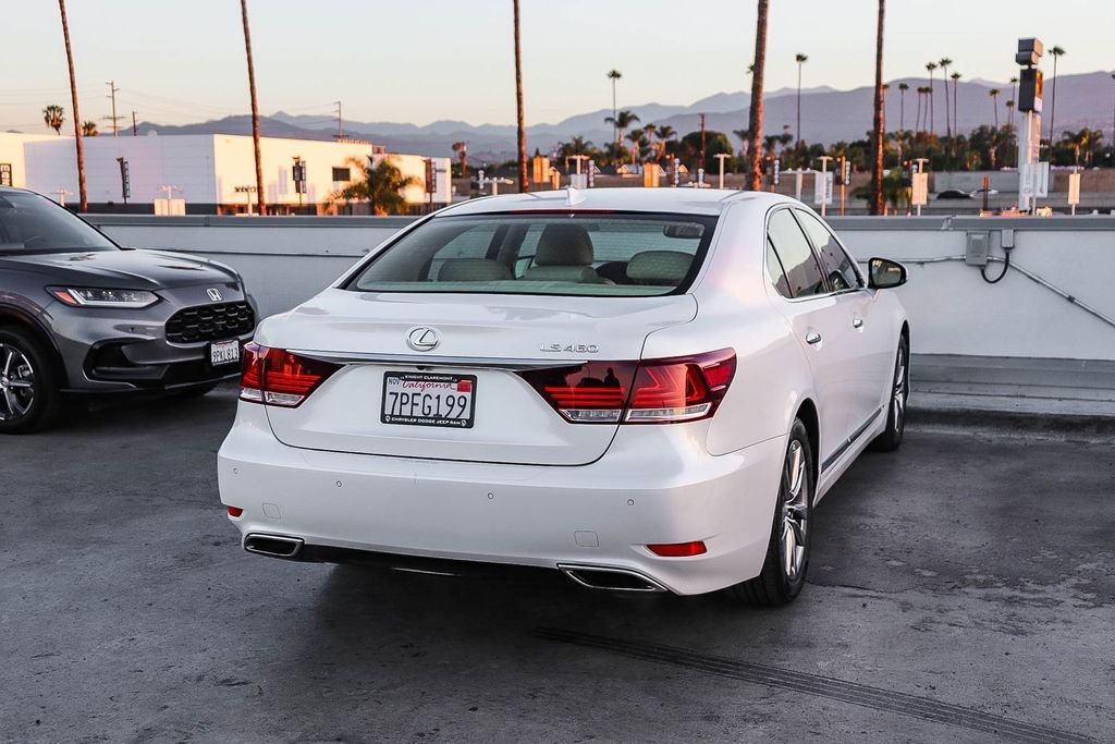 Used 2016 White Pearl Lexus 460 image 9