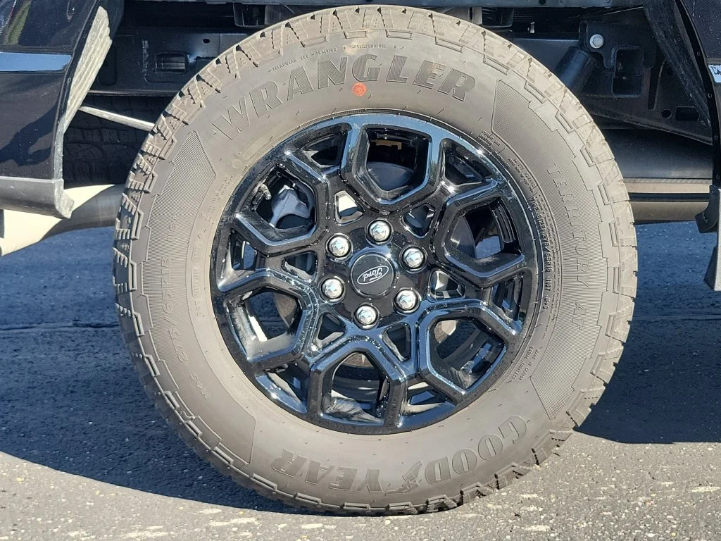 New 2026 Agate Black Metallic Ford XLT image 30