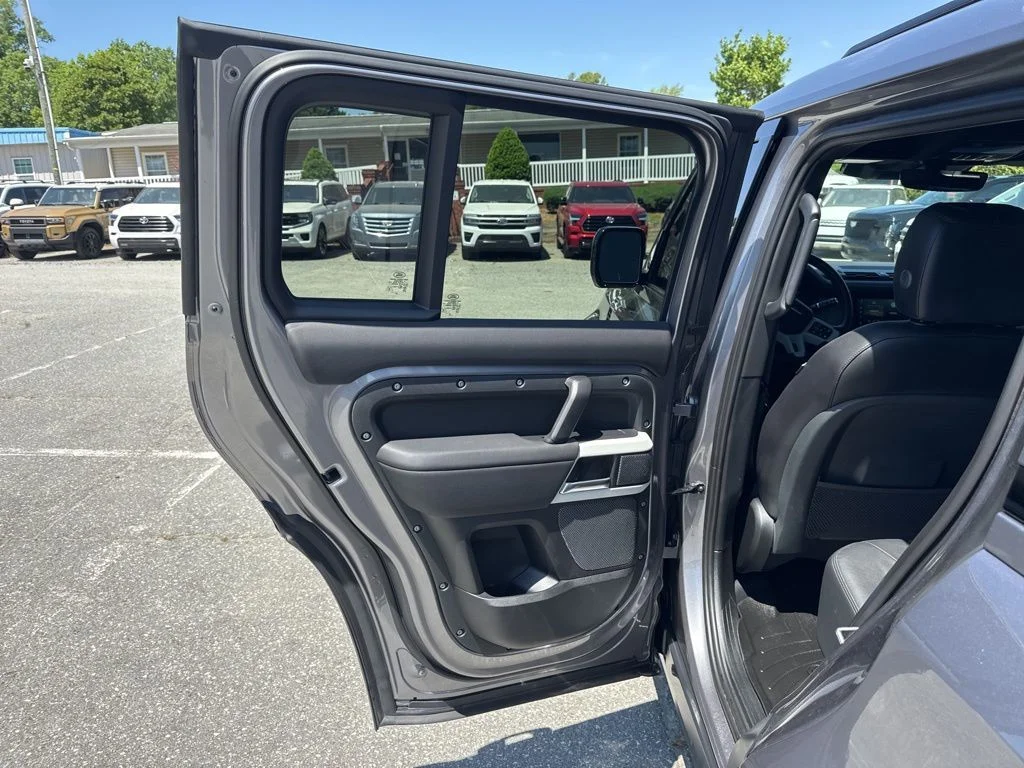 Used 2024 Silver Land Rover S image 28