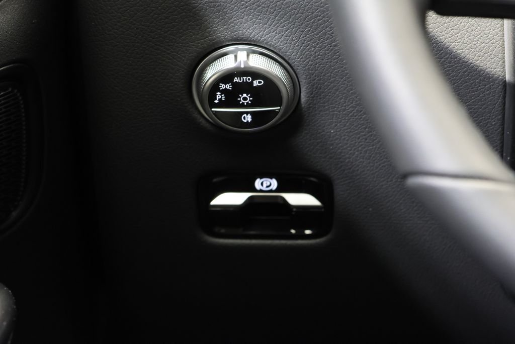 Used 2026 Black Mercedes-Benz GLC 300 image 16