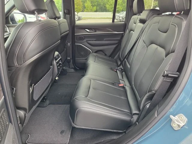New 2026 Steel Blue Exterior Paint Jeep Limited image 6