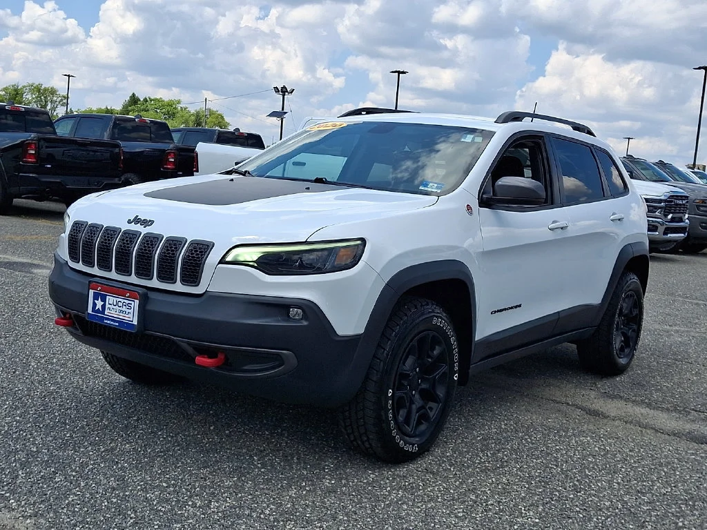 Used 2020 Bright White Clearcoat Jeep Trailhawk image 5