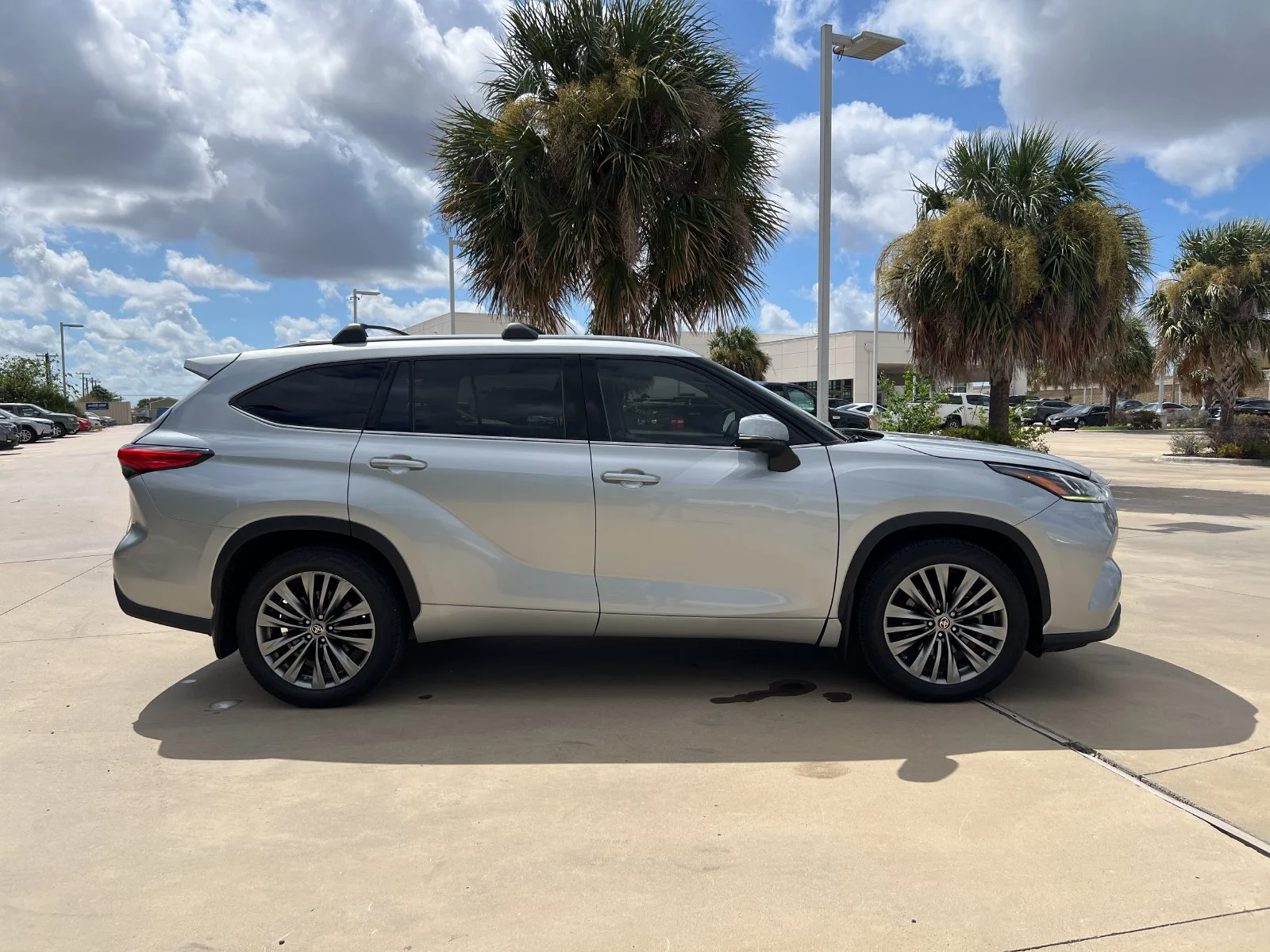 Used 2020 Silver Toyota Platinum image 7