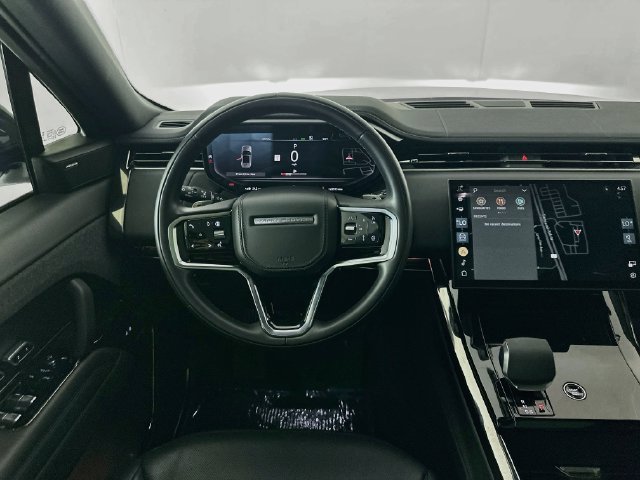Used 2025  Land Rover SE image 22