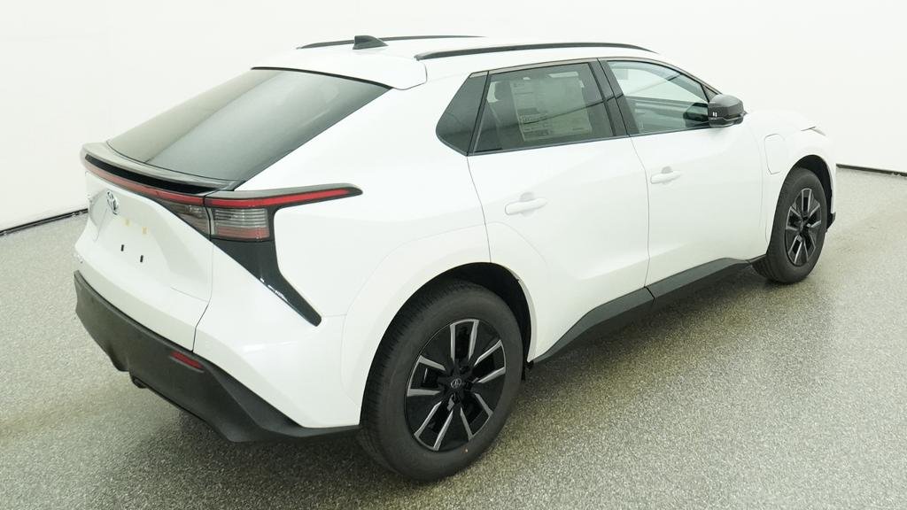 New 2026 Wind Chill Pearl Toyota XLE image 18