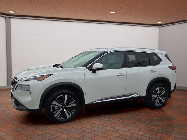 Used 2021 Pearl White Nissan SL image 29