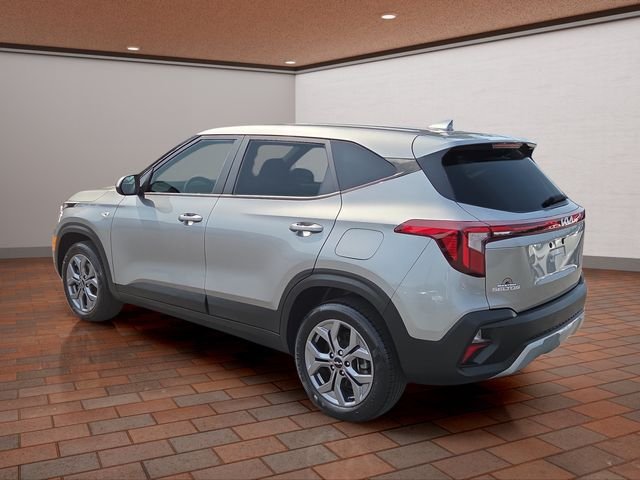 Certified Used 2024 Gray Kia LX image 26
