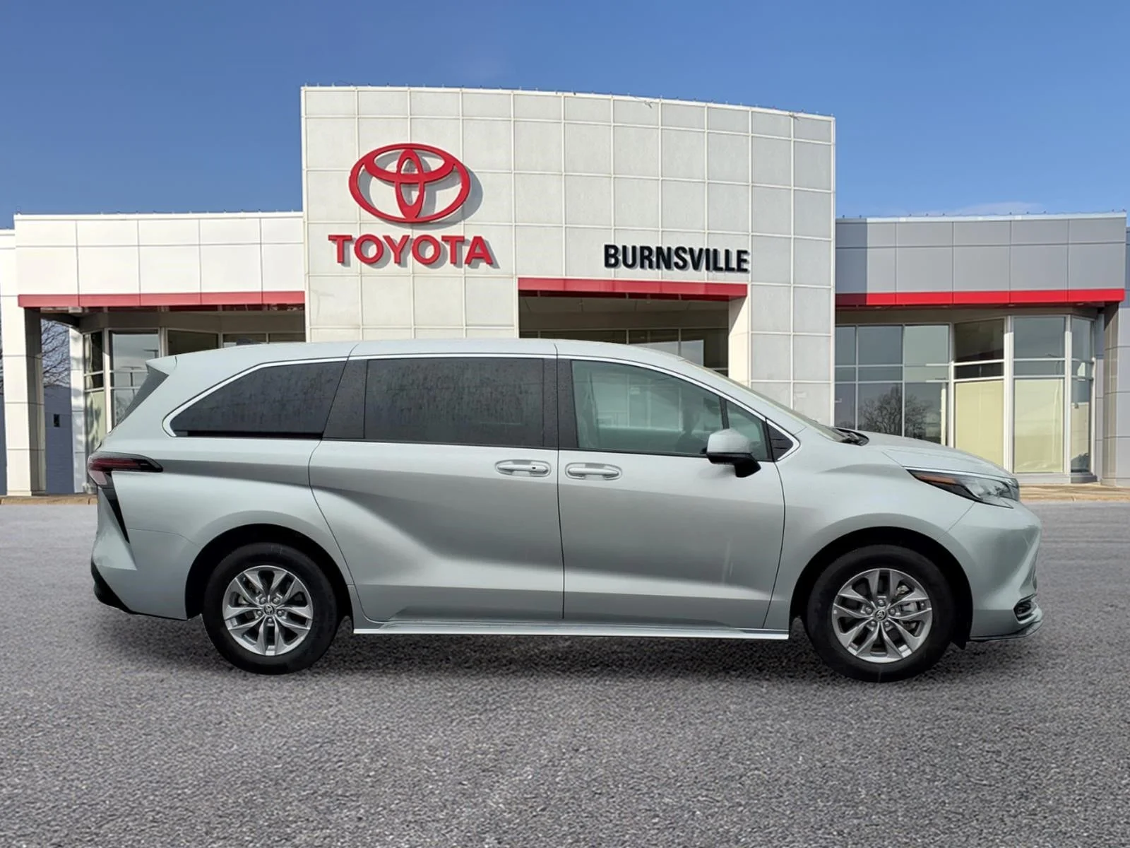 Certified 2024 Toyota Sienna LE with VIN 5TDKSKFC4RS138747 for sale in Burnsville, Minnesota