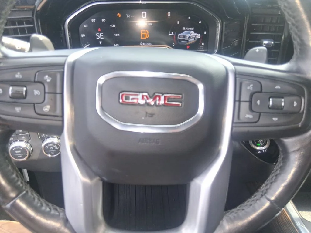 Used 2022 Silver GMC Elevation image 10