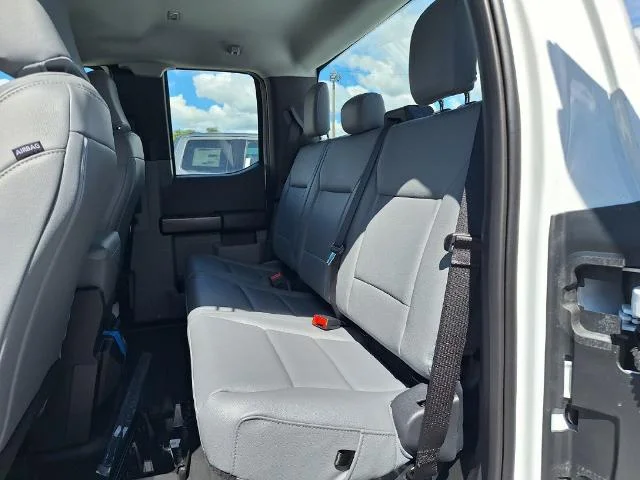 New 2026 Oxford White Ford XL image 36