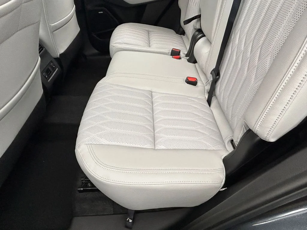 New 2026 Gray Mitsubishi SEL image 29