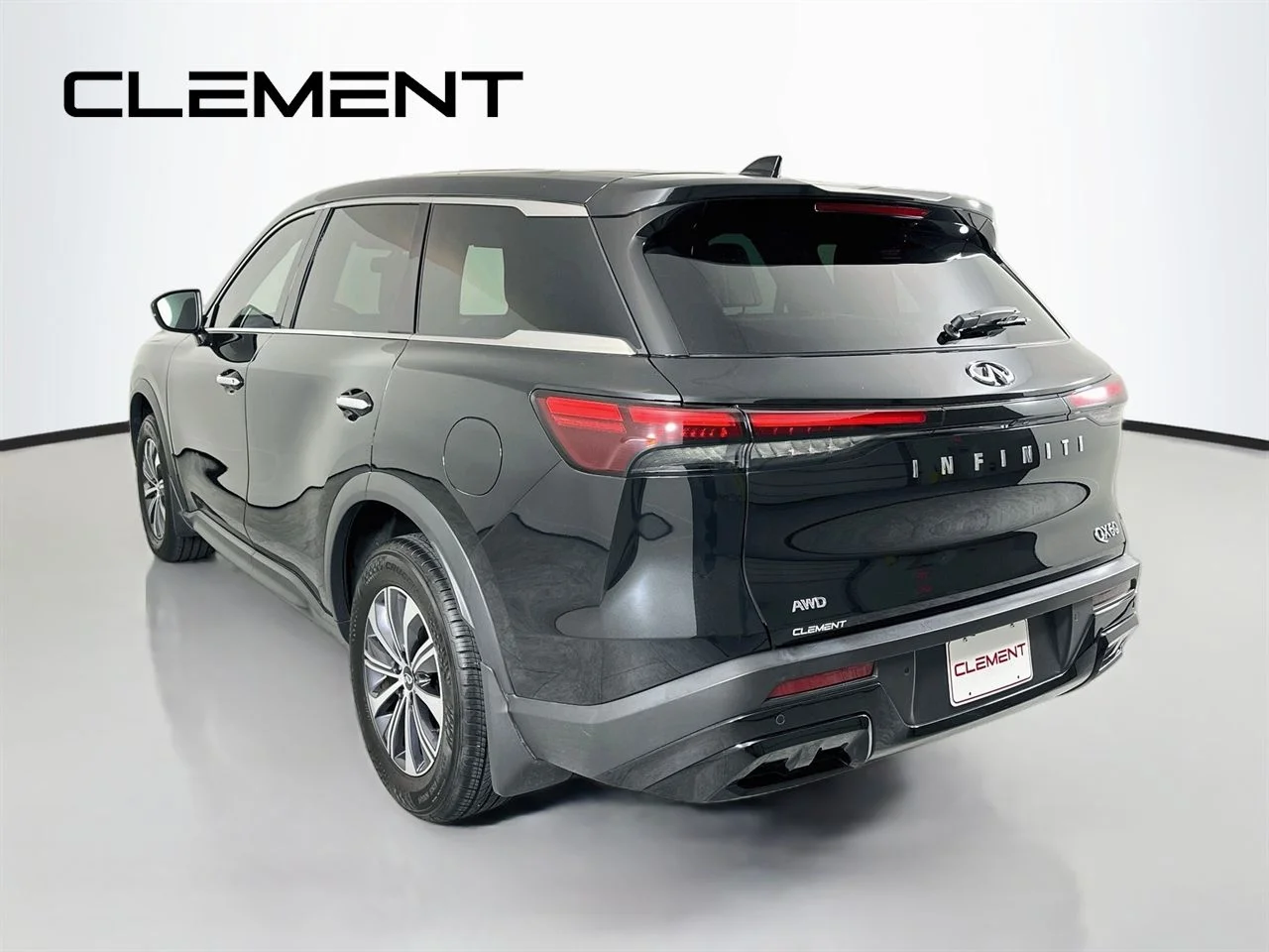 Used 2022 Mineral Black INFINITI PURE image 10