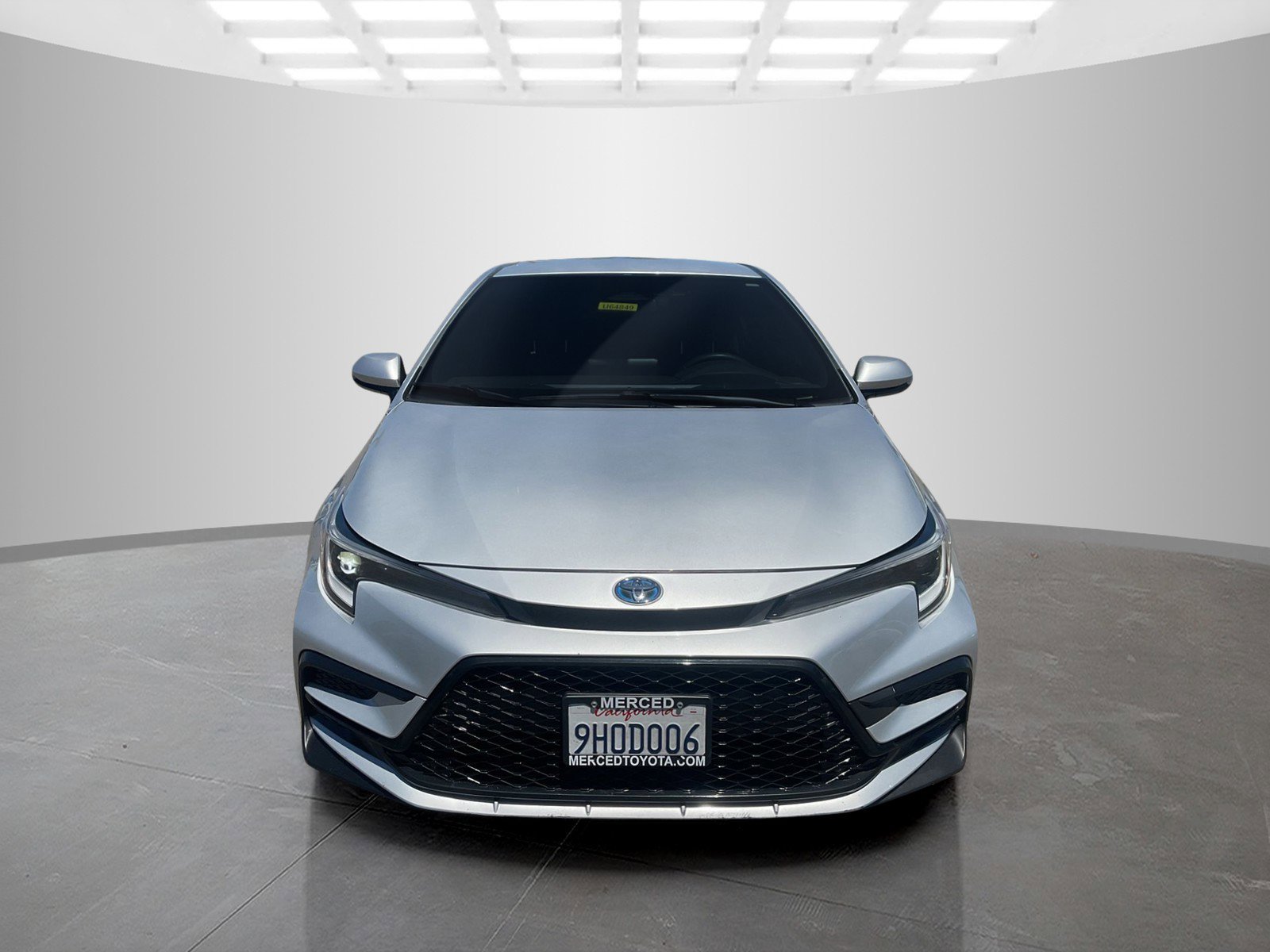Certified Used 2023 Classic Silver Metallic Toyota SE image 8