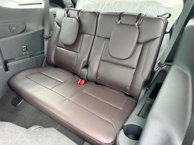 New 2026 Carbonized Gray Metallic Ford Platinum™ image 37