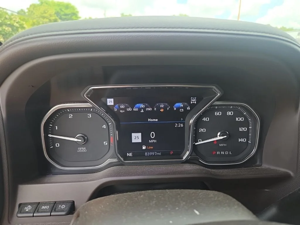 Used 2022 White GMC Denali image 22