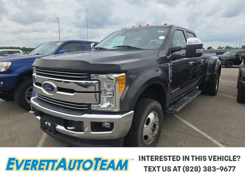 Used 2017 Magnetic Ford Lariat image 1