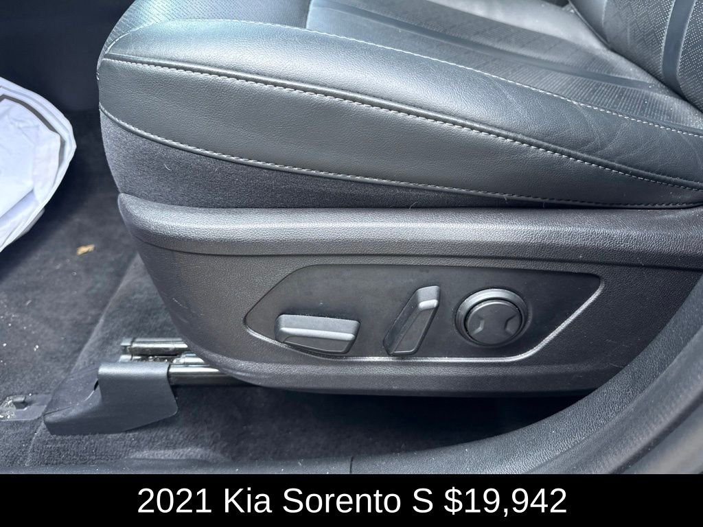 Used 2021 Ebony Black Kia S image 13