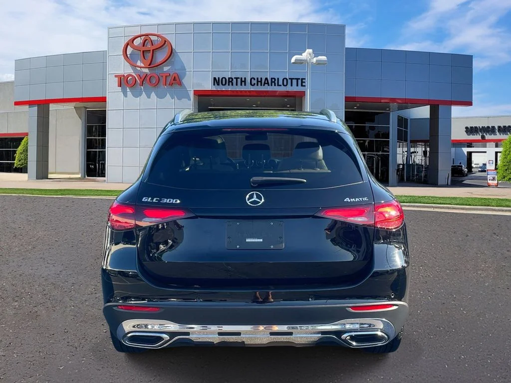 Used 2024  Mercedes-Benz GLC 300 image 6