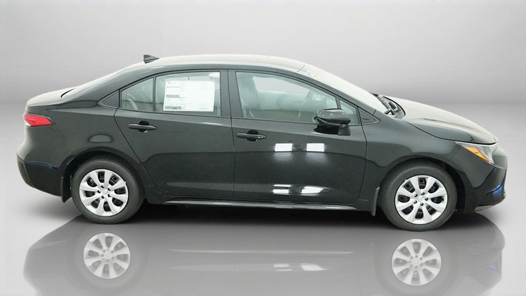 New 2027 Inked Toyota LE image 7