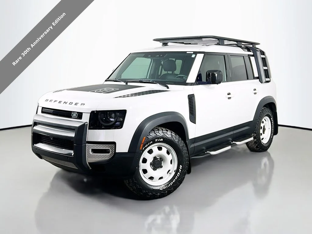 2023 Land Rover Defender S's photo