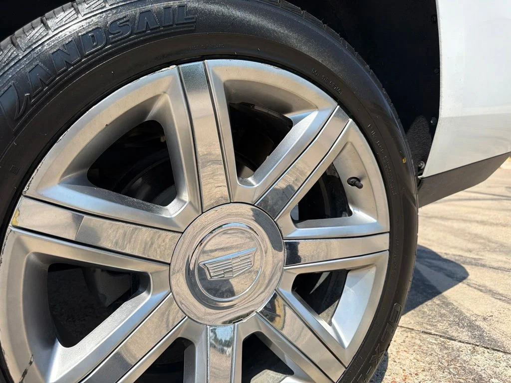 Used 2017 White Cadillac Luxury image 11