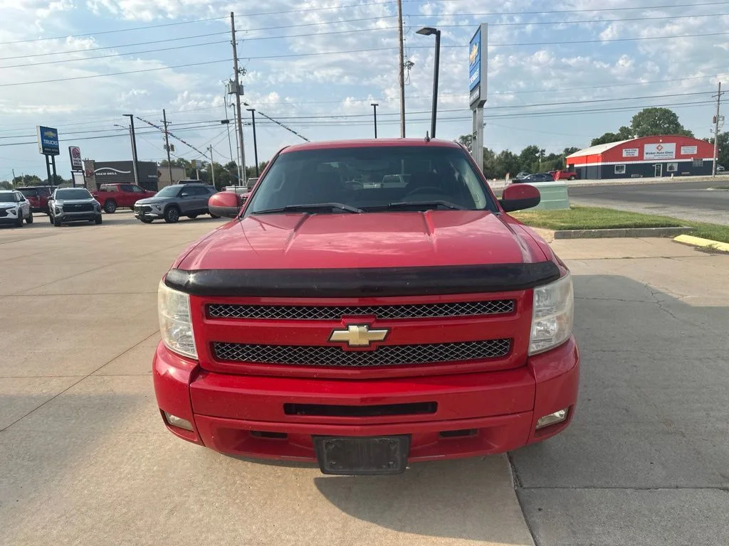 Used 2011 Red Chevrolet LT image 21