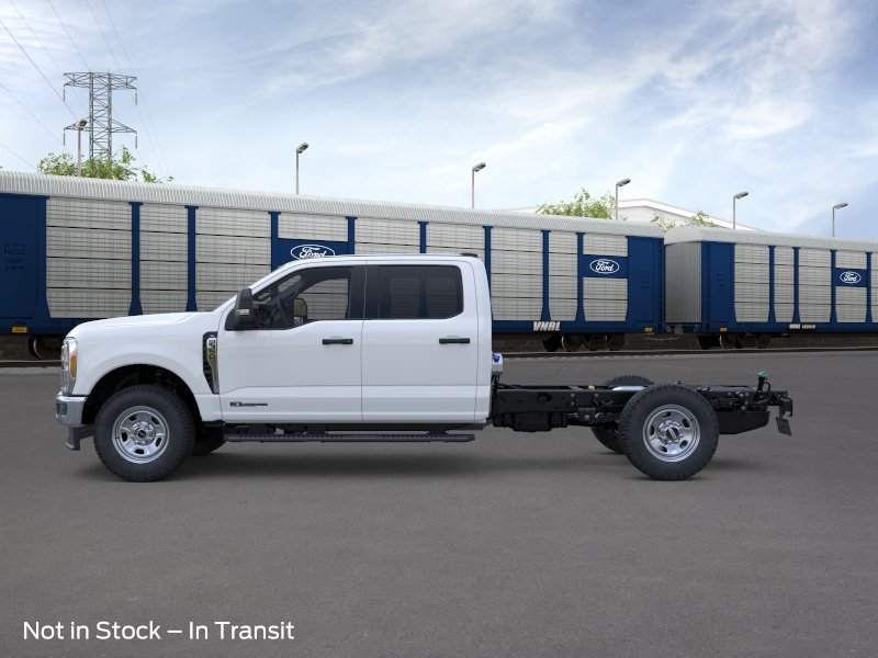 New 2026 Oxford White Ford F-350® XL image 3