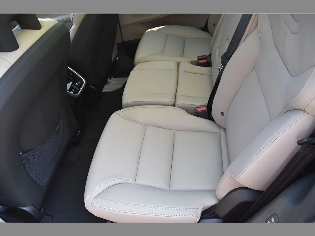 2026 Volvo EX90 Ultra - Photo 14