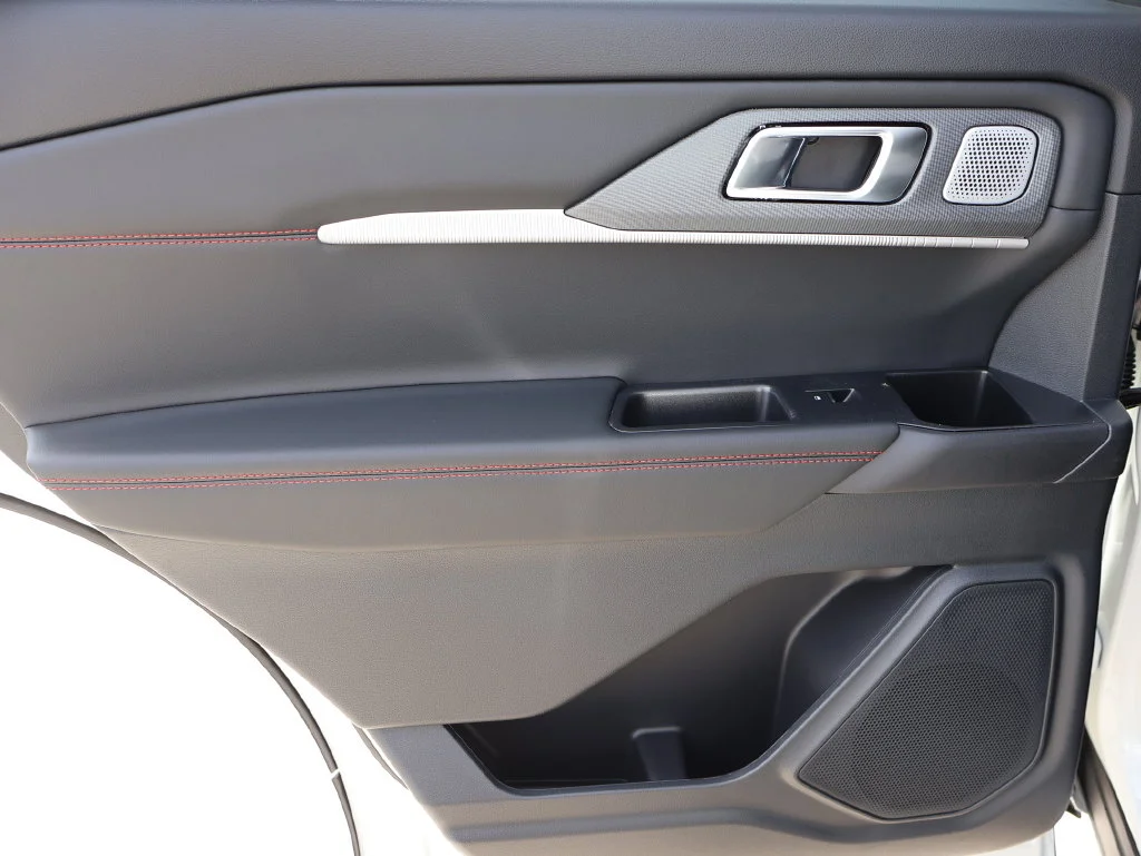New 2027 Star White Metallic Tri-Coat Ford ST image 18