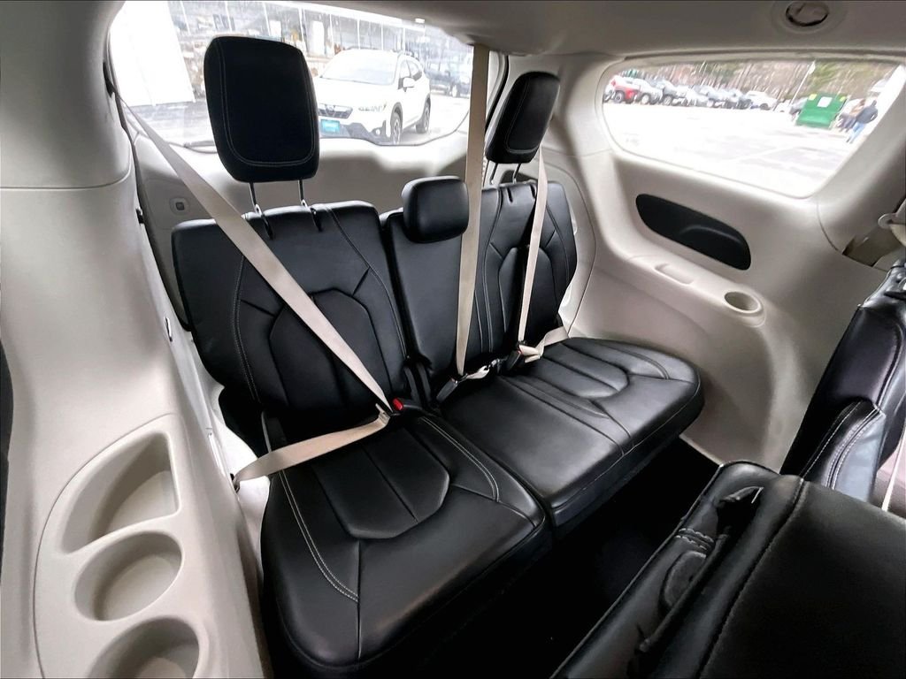 Used 2023 White Chrysler Touring L image 17
