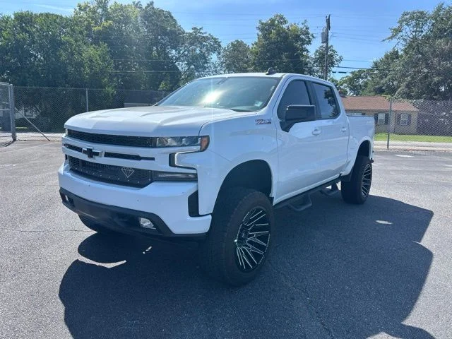 Used 2021 White Chevrolet RST image 1