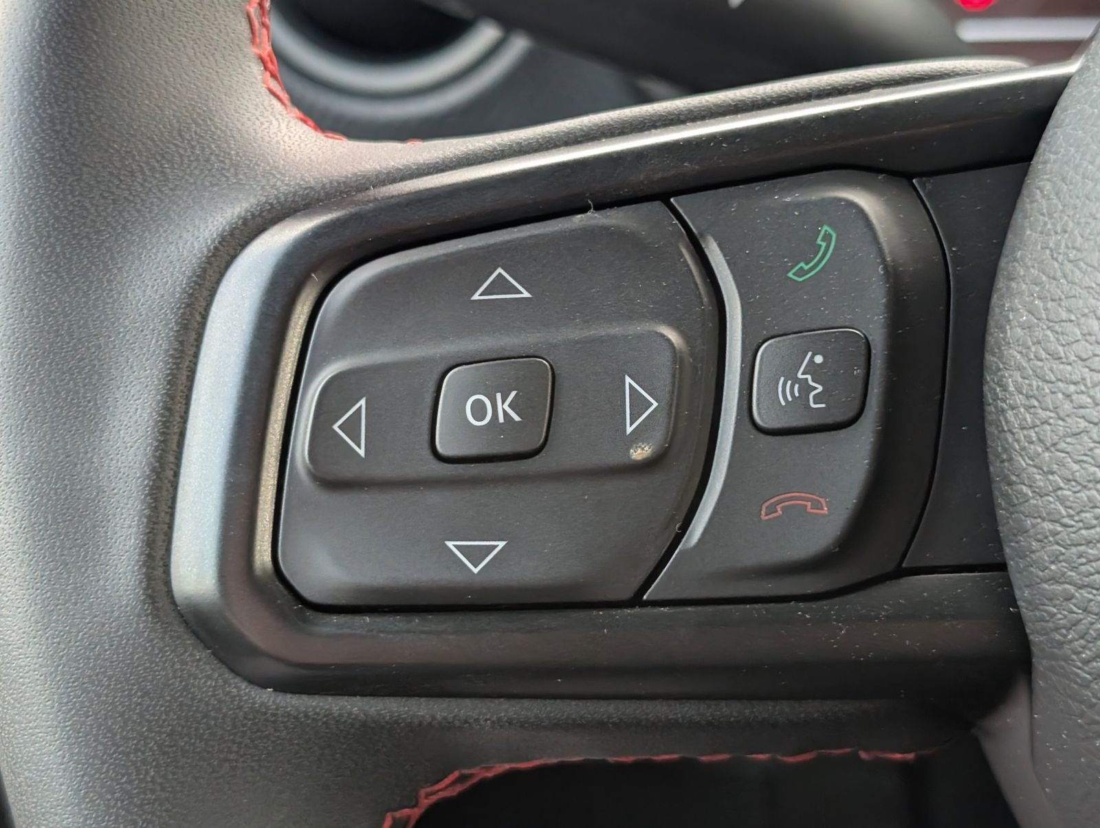 Used 2024 Crystal Metallic Jeep Rubicon image 25