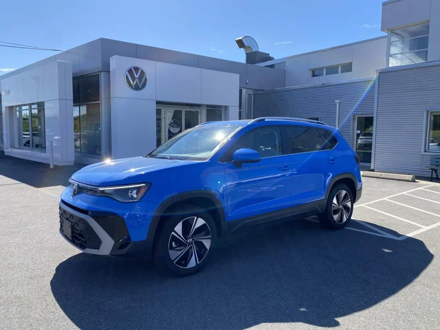 2025 Volkswagen Taos SE 4MOTION