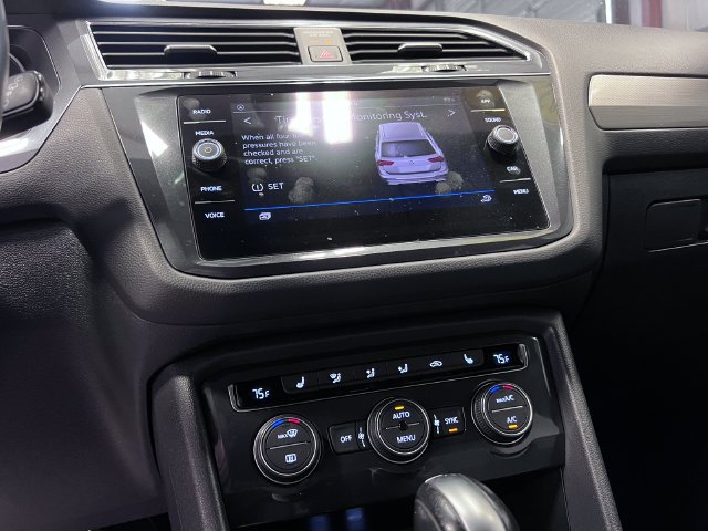 2021 Tiguan 2.0T SE R-Line Black Black · photo 25