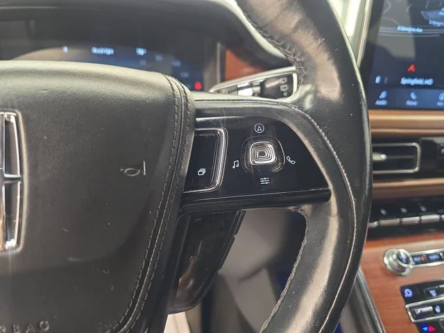 Used 2020 Pristine White Lincoln Reserve image 34