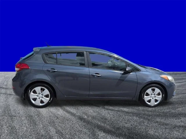 Used 2016 Steel Blue Metallic Kia LX image 3