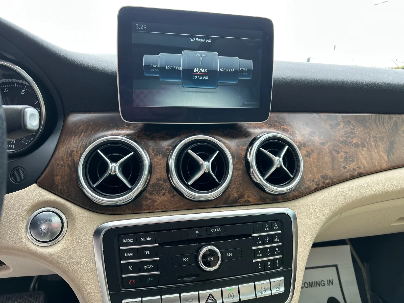 Used 2018 Cosmos Black Metallic Mercedes-Benz GLA 250 image 18