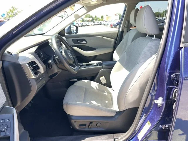 Used 2022 Blue Nissan SV image 10