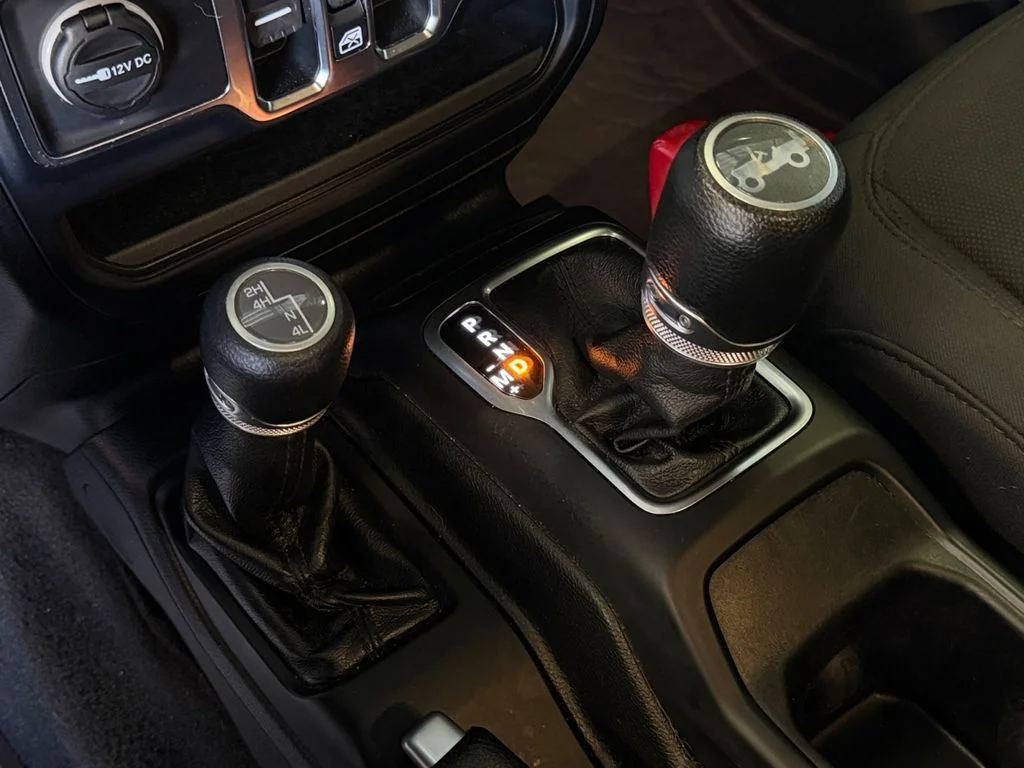 Used 2019 Yellow Jeep Unlimited Sport S image 31