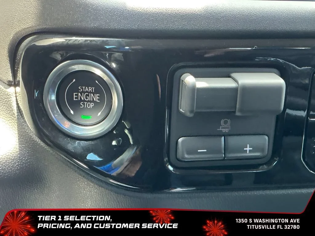 Used 2026 Onyx Black GMC Elevation image 29