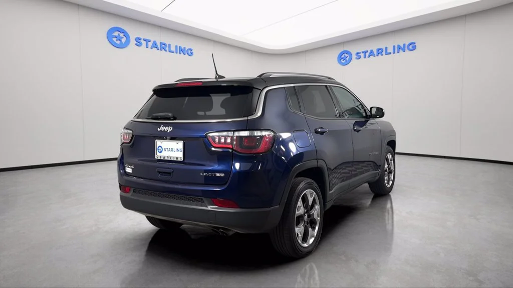 Used 2018  Jeep Limited image 8
