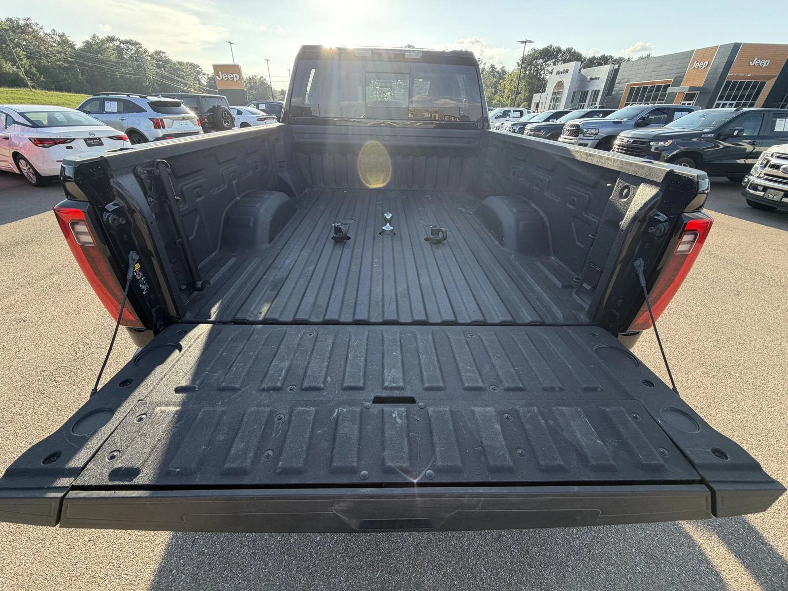 Used 2025 Onyx Black GMC Denali image 21