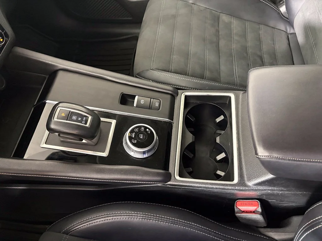 Used 2024 Gray Mitsubishi SE image 28