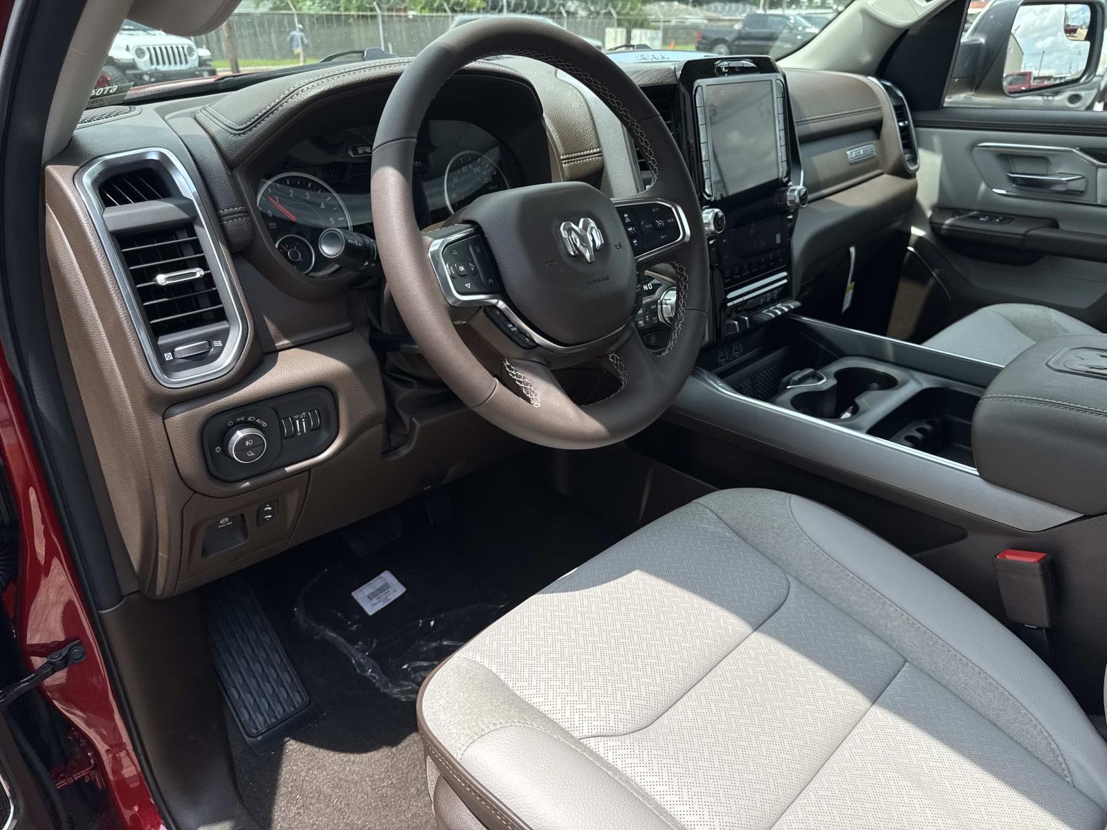 New 2026 Molten Red Pearl-Coat Exterior Paint RAM Laramie image 10