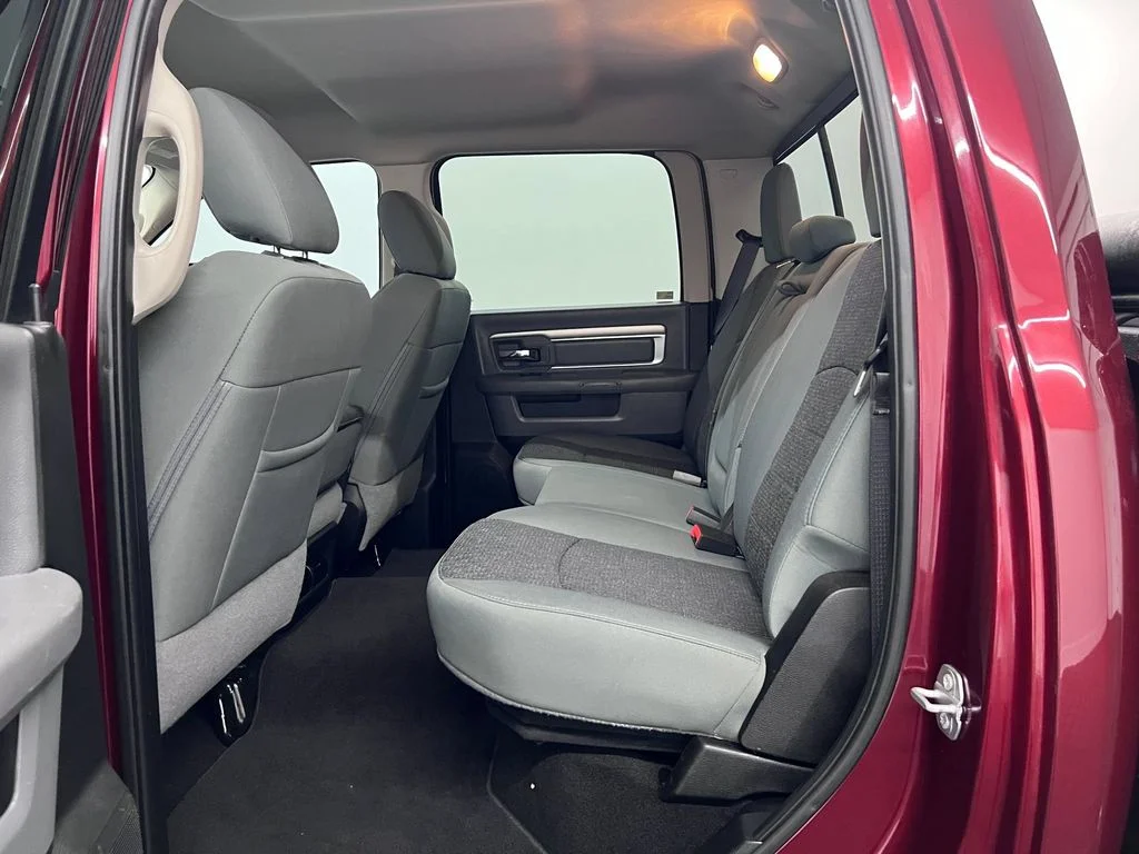 Used 2018 Delmonico Red Pearlcoat Ram Big Horn image 21